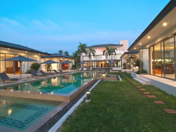 5-Bed Luxury Beachfront Villa, Taling Ngam