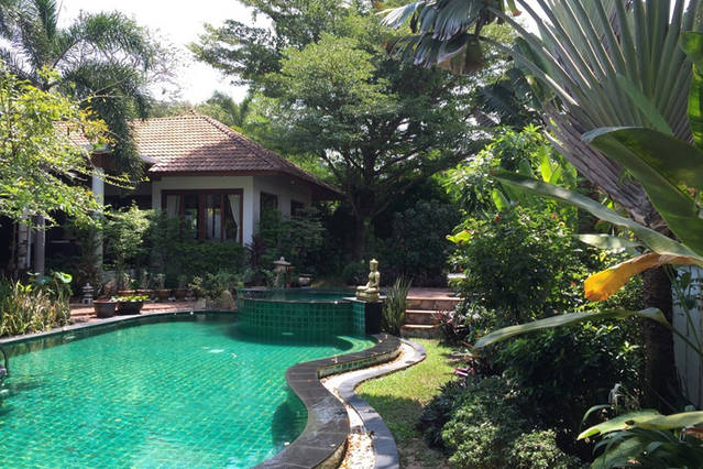 3-Bed Pool Villa for Rent in Tropical Gardens, Plai Laem