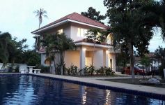3-Bed Detached House, Shared Communal Pool, Bang Kao
