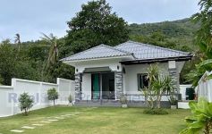 Single Level 109 Sqm 2-Bed Garden Villa, Bang Por