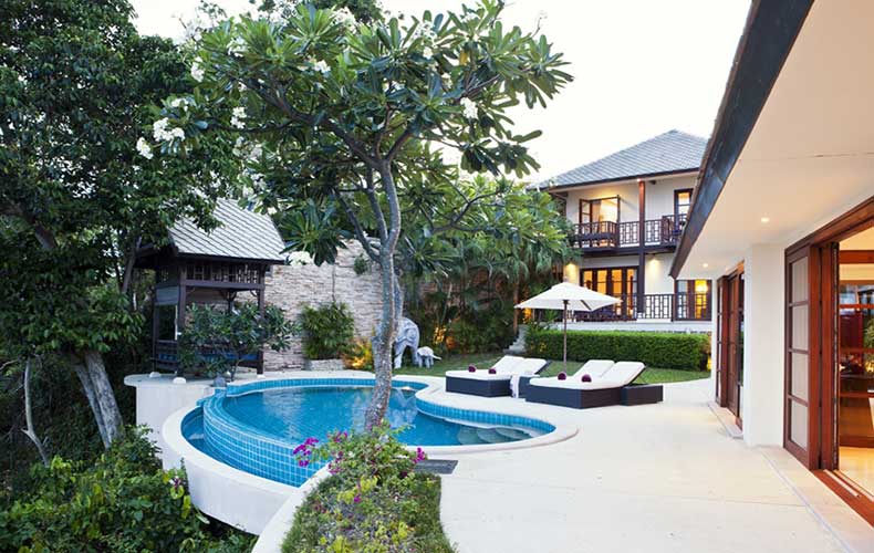 4-Bed Cliffside Resort Villa, Choeng Mon