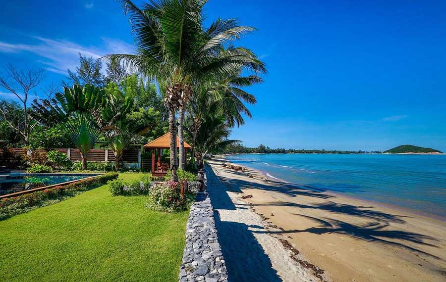 Bespoke 5-Bed Beachfront Villa, Lipa Noi, West Coast