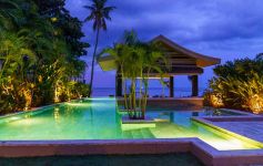 Exclusive 5-Bed Pure Beachfront Villa, Hua Thanon