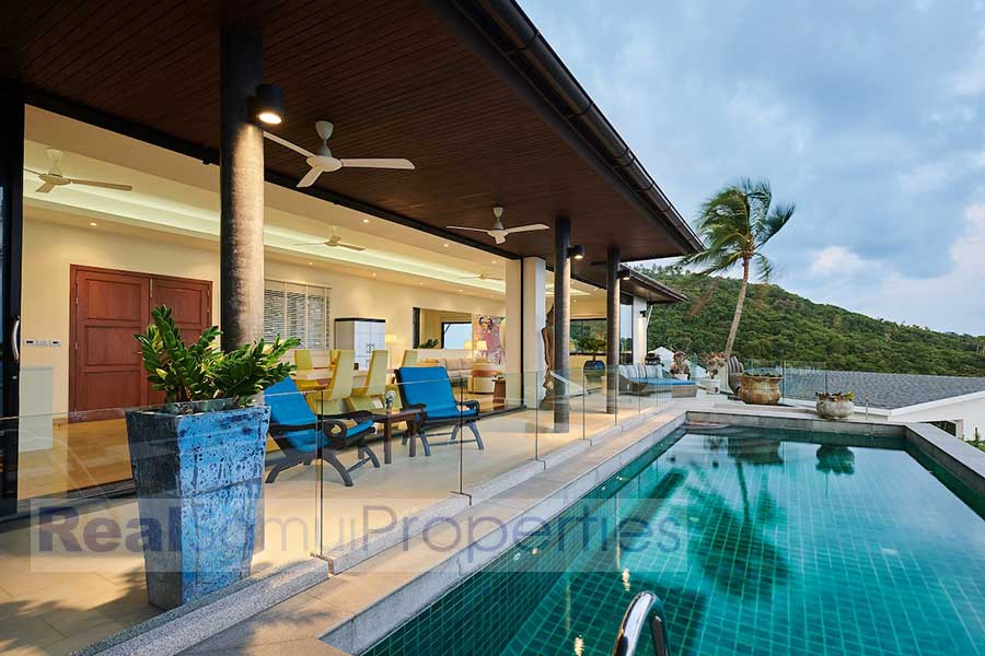 Luxury 4-Bed Contemporary Asian Pool Villa in Gated Estate at Lamai