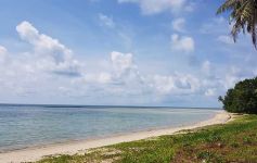 6.5 Rai of Absolute Beachfront, South Coast, Hua Thanon